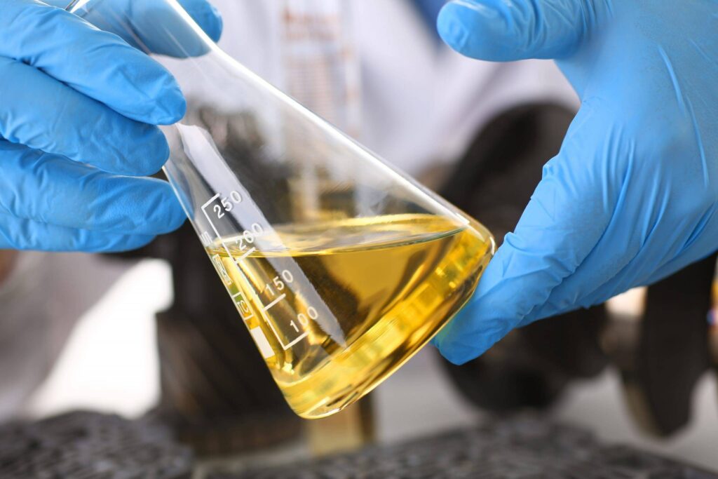 moisture in oil